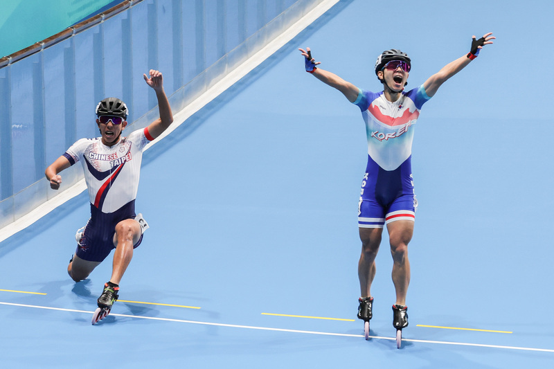 Pasukan lelaki lumba roller skate di Sukan Asia Hangzhou telah memenangi emas dengan margin 0.01 saat, yang dianggap sebagai “keajaiban yang jatuh dari langit”.