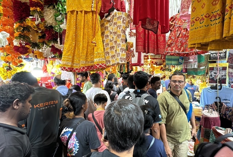 Singapura Merayakan Deepavali: Melambangkan Kemenangan Cahaya Mengatasi Kegelapan