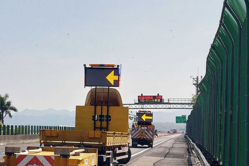 Lebih daripada 50,000 rama-rama ungu kembali ke utara dalam sehari pada Mac,  mencatat rekod Terawal di Lebuhraya