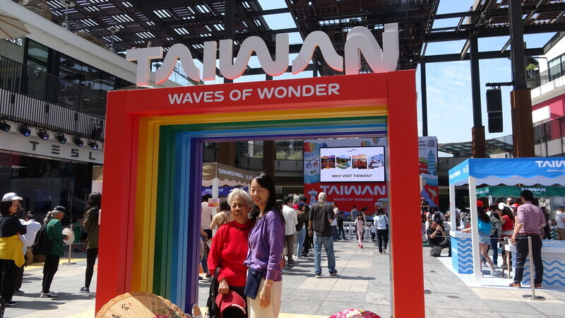 Celebriti Internet AS Memiliki 4 Juta Pengikut Promosikan Taiwan – Video Jalanan Ikonik Taiwan melebihi 1 Juta Tontonan